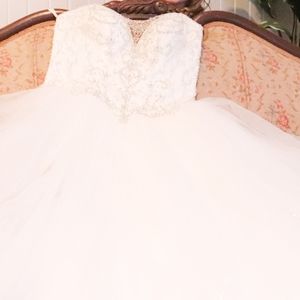 Davids Bridal Wedding Dress.